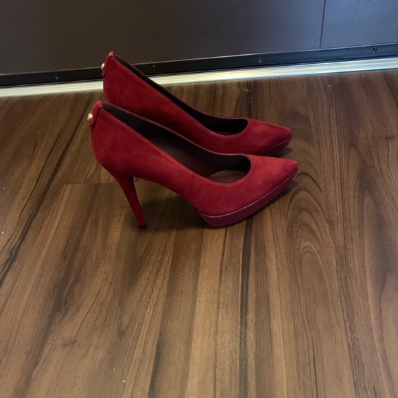 New 7.5 Stuart Weitzman Scarlet Suede Platform - Picture 1 of 5